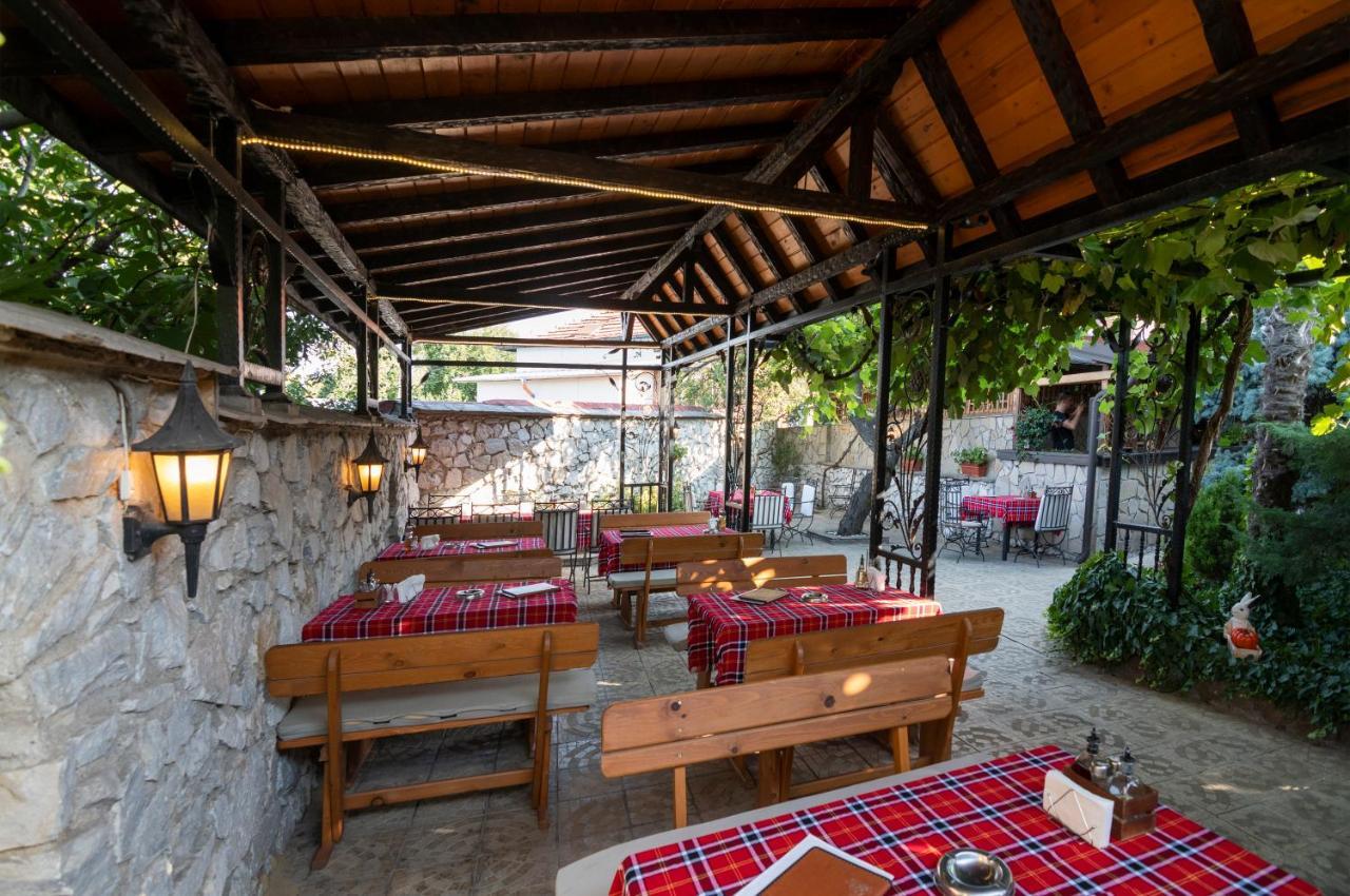 Family Hotel Bunara Brestnik Buitenkant foto