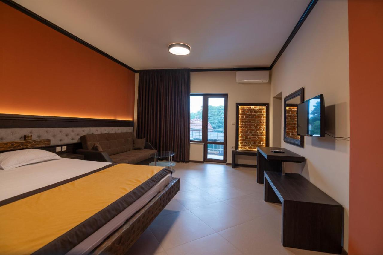 Family Hotel Bunara Brestnik Buitenkant foto