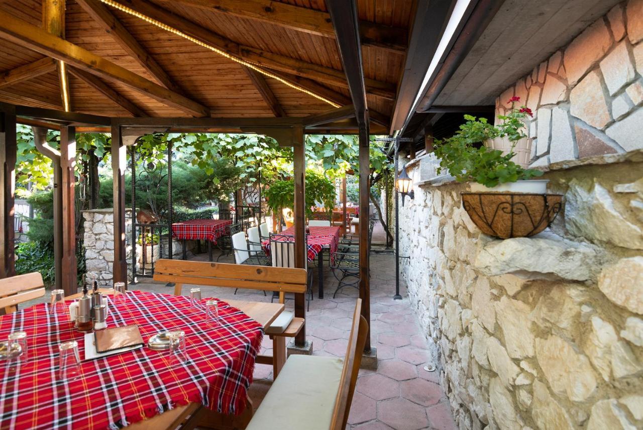 Family Hotel Bunara Brestnik Buitenkant foto